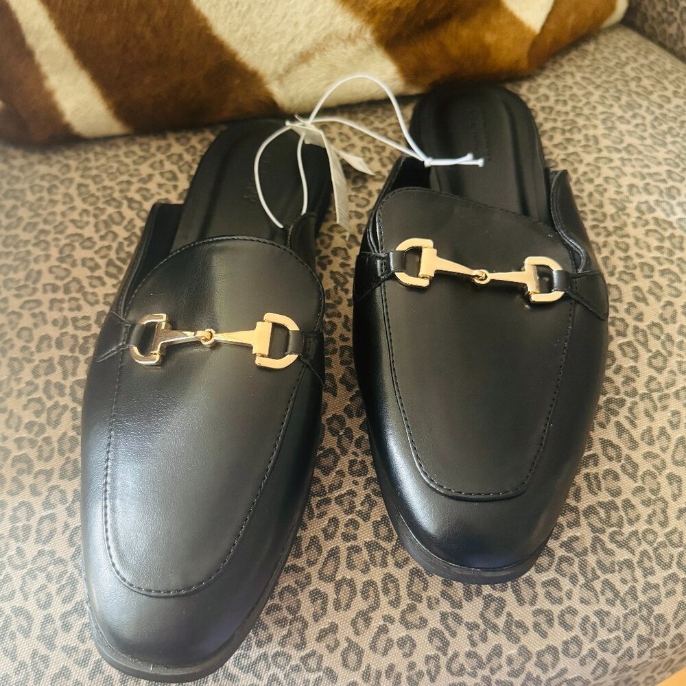 Shoe's - Picture 3 of 3